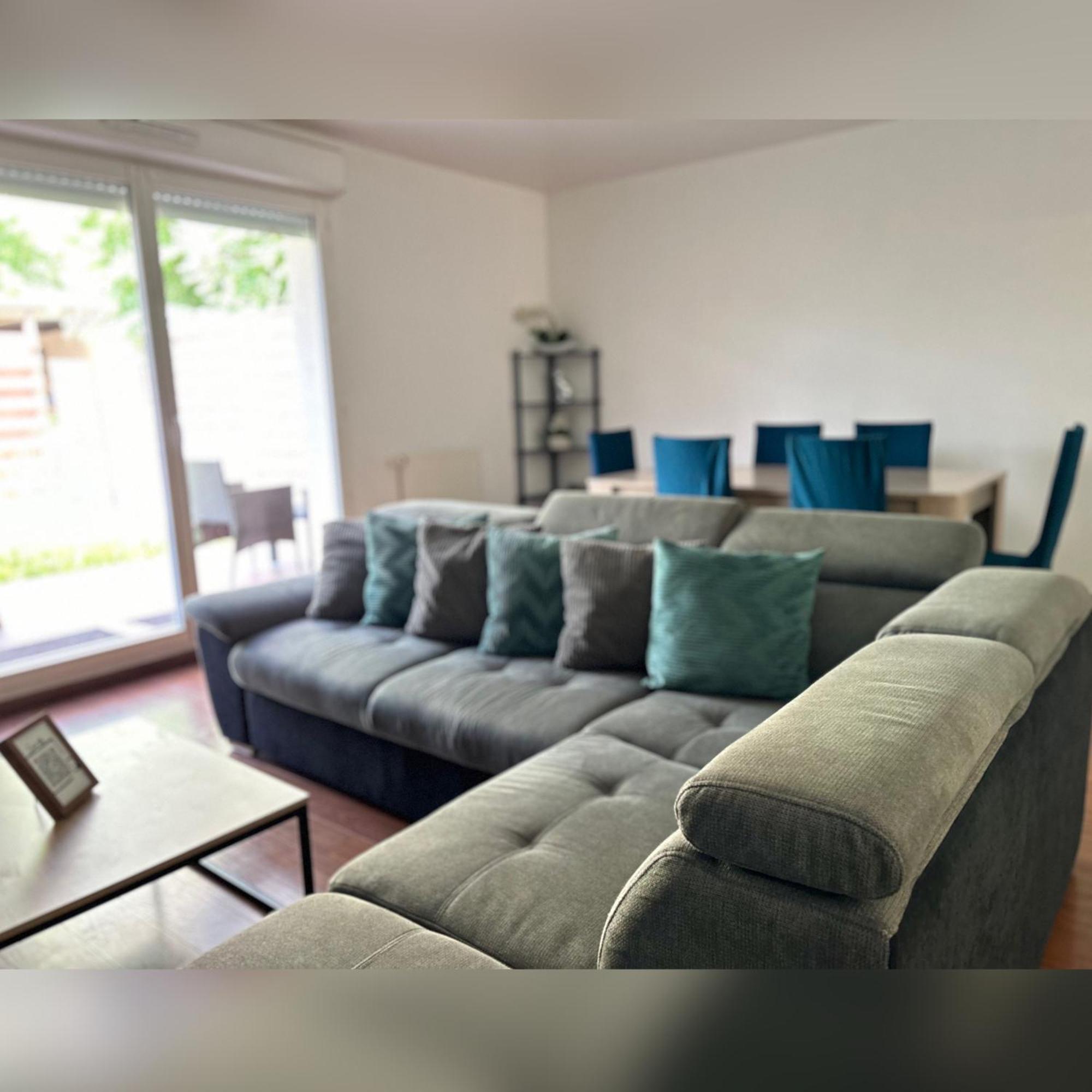 Le Duplex Chessy - 15Min From Disneyland - 2 Private Parkings - Garden - Kingsize & Queensize Bed - Supermarket Behind The House Екстер'єр фото